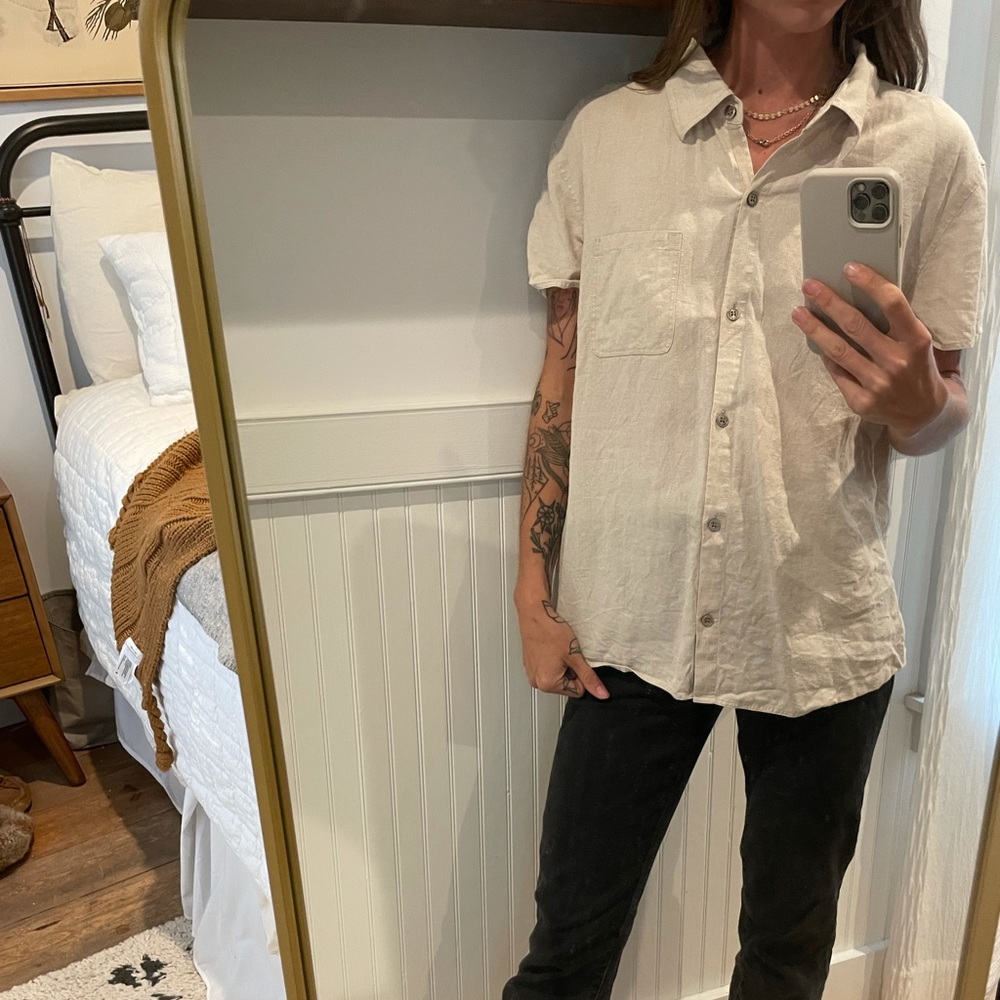 Casual Linen button down - Picture 3 of 4